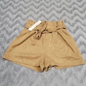 Aqua Womens Size S Brown Tan Faux Suede Lagenlook Shorts NWT With Belt